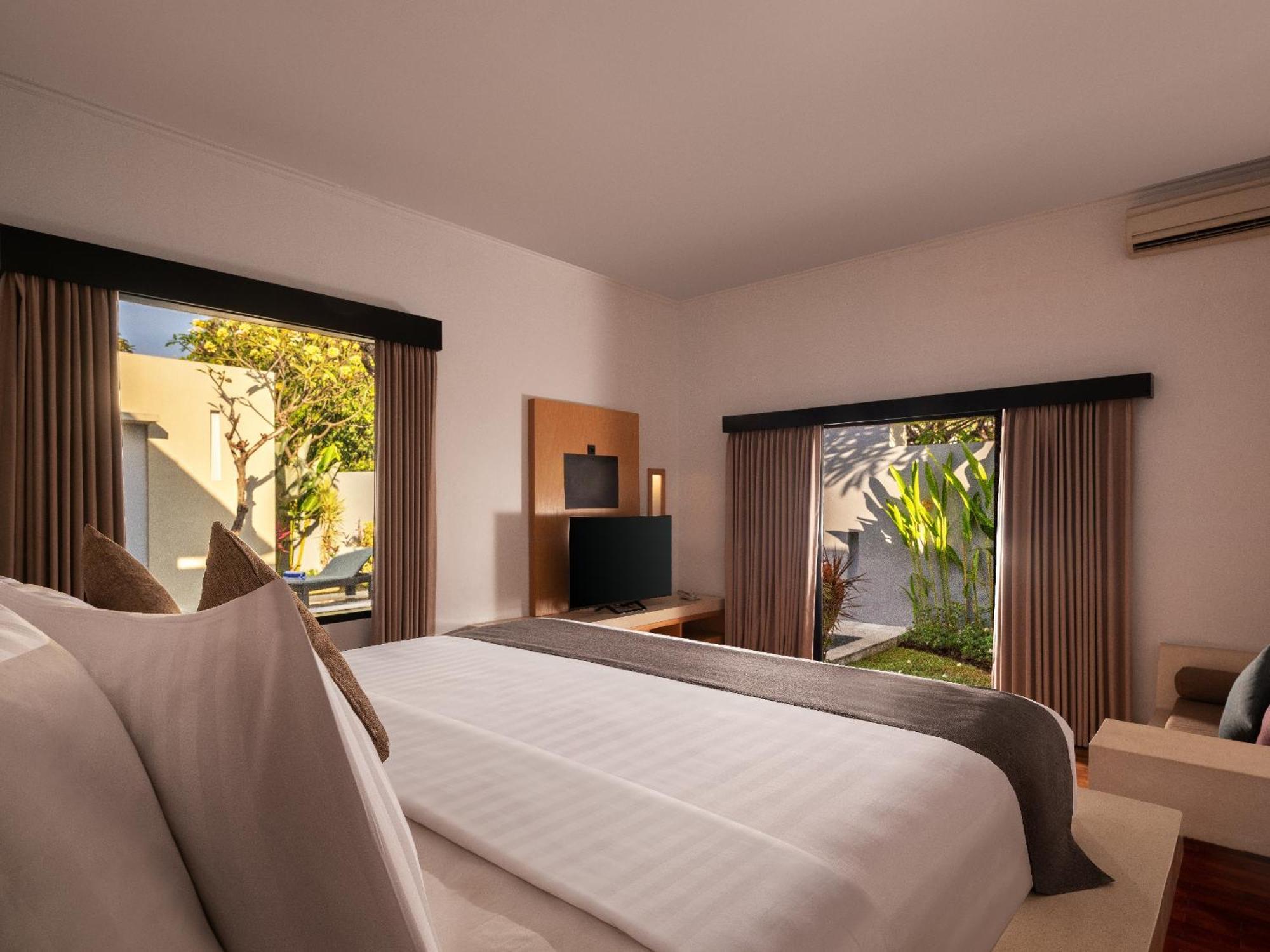 The Seminyak Suite - Private Villa Buitenkant foto