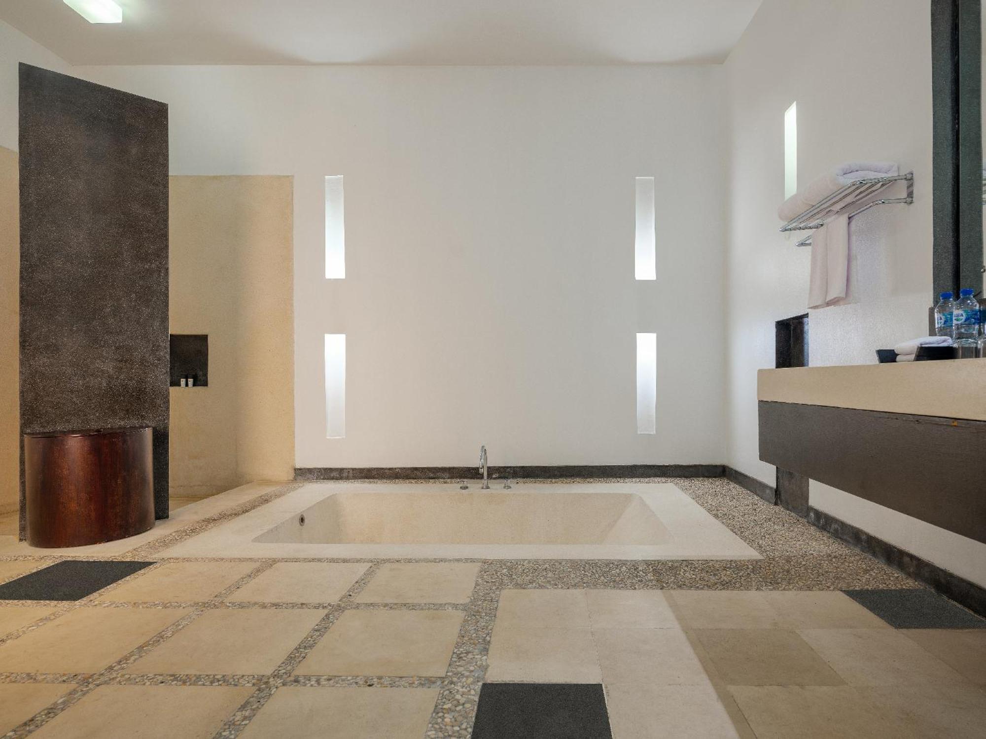 The Seminyak Suite - Private Villa Buitenkant foto