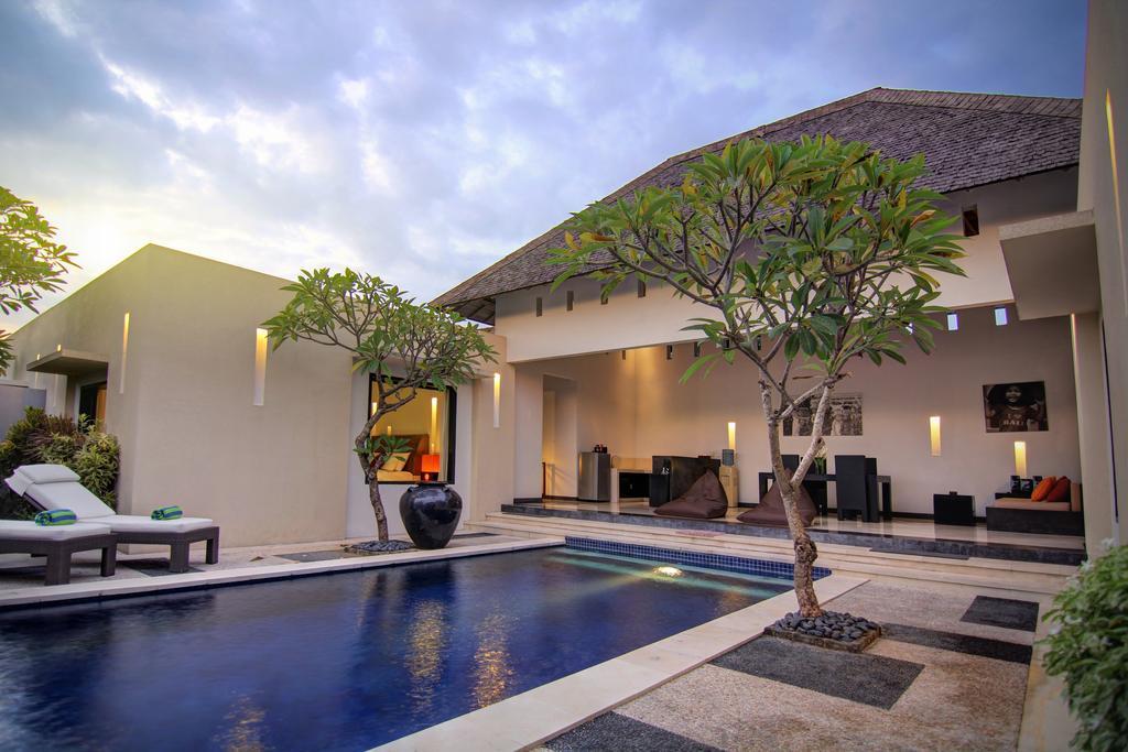 The Seminyak Suite - Private Villa Buitenkant foto